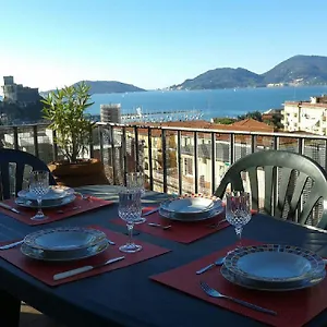 la-terrazza-sul-golfo.hotelitalianriviera.com/
